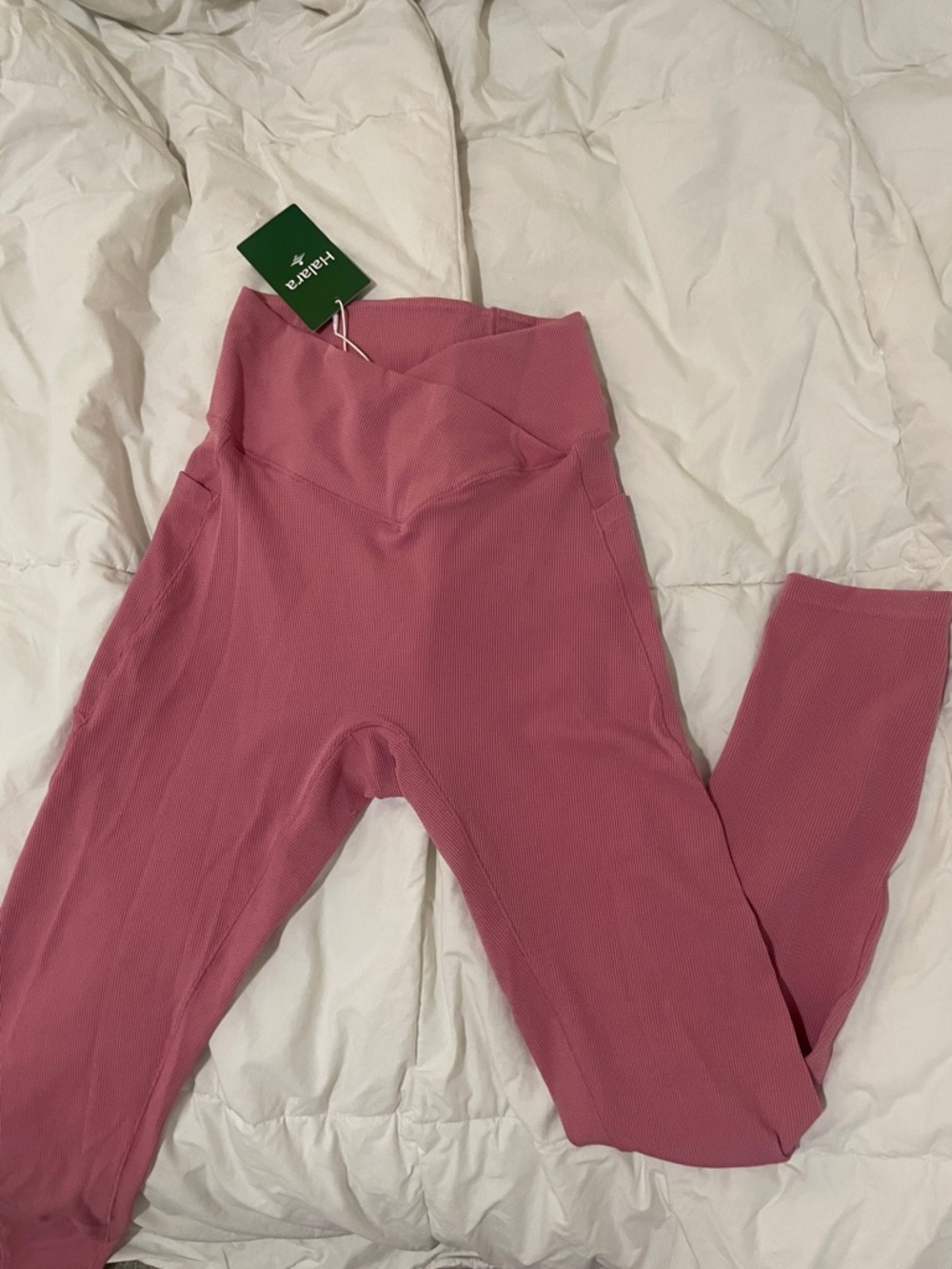 HALARA Ribbed High-Waist Leggings in Pink